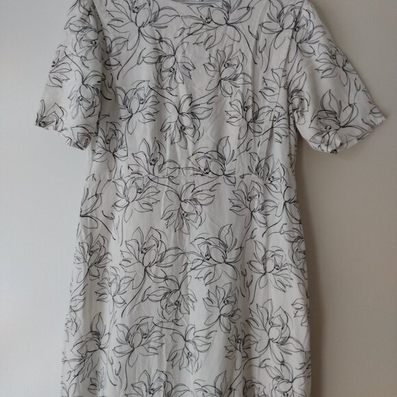 Amish Mennonite Cape Dress 39"B 34"W White Black Floral Linen-Like - Picture 4 of 11